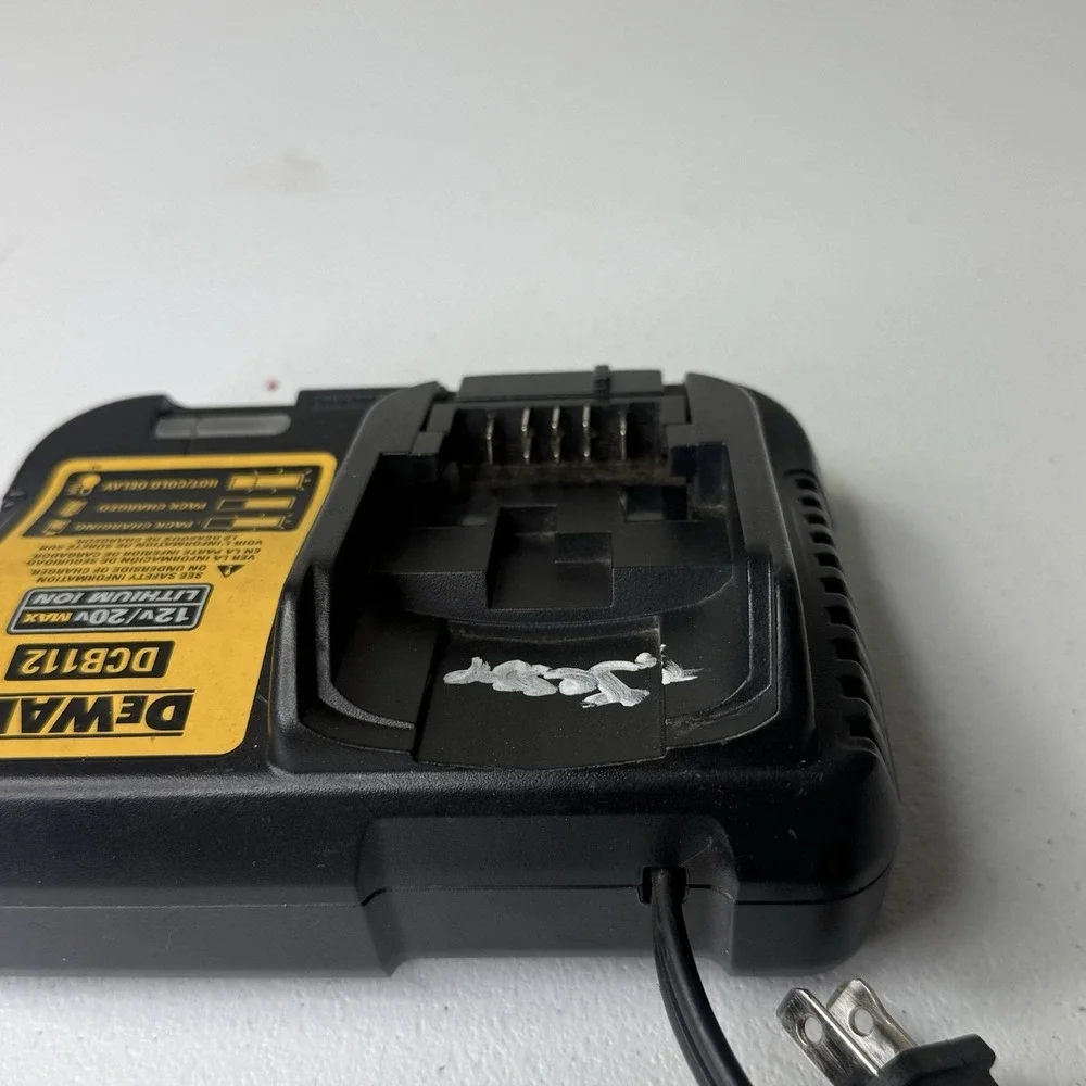 DEWALT DCB115 Lithium-Ion 12v 20v Battery Charger USED